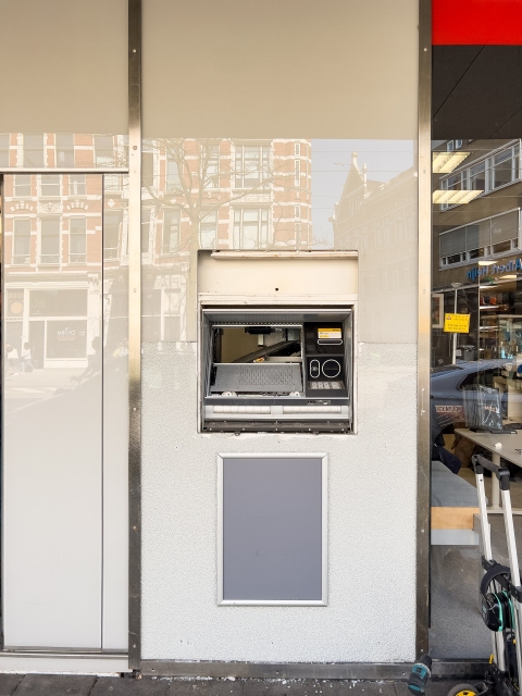 Pin-automaat, infozuilen, vending machines